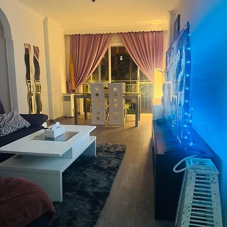 Δωμάτια σε οικογενειακή κατοικία Cozy Private Near - Females Only Μάλαγα