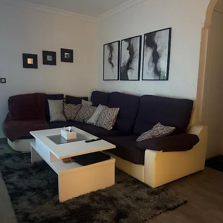 Δωμάτια σε οικογενειακή κατοικία Cozy Private Near - Females Only